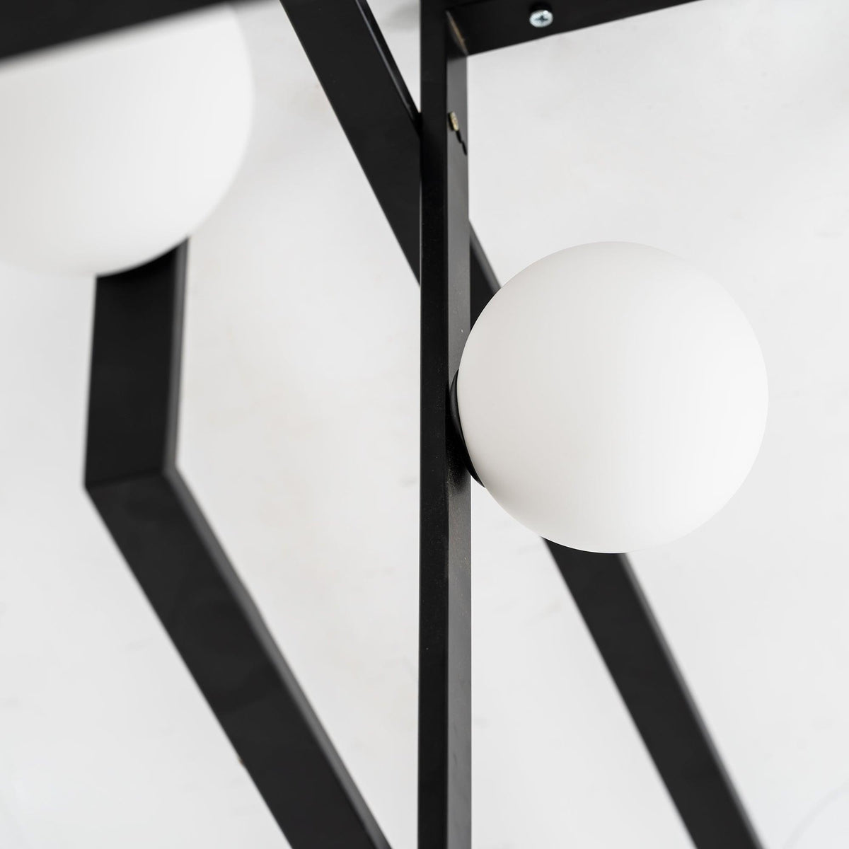 Veliiel moderne geometrisk Mondrian-lysekrone i glas og messing
