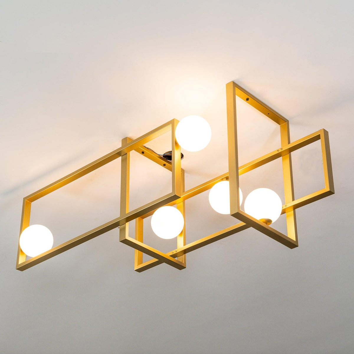 Veliiel moderne geometrisk Mondrian-lysekrone i glas og messing