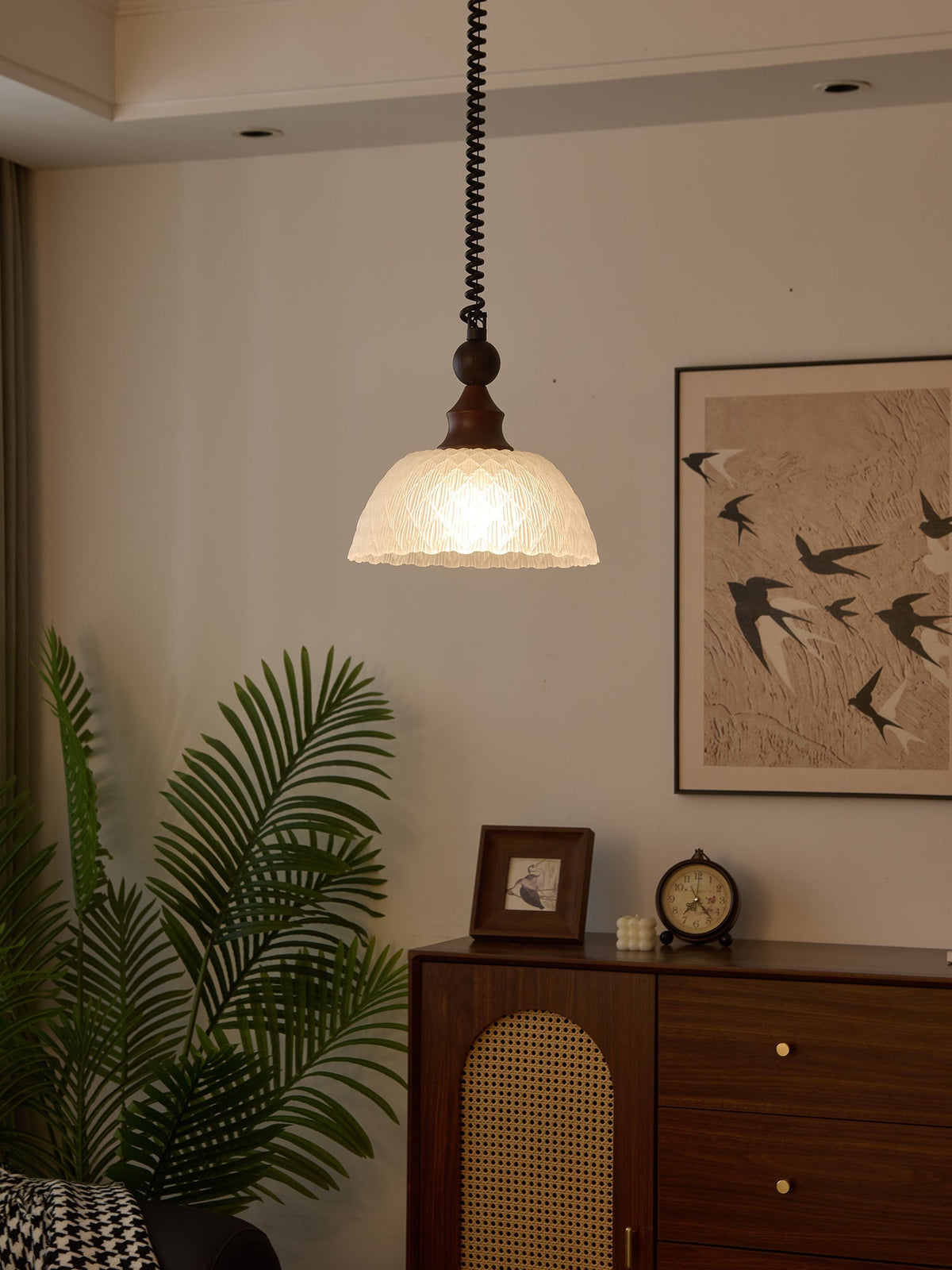Nydoreth elegant vintage kunstnerisk pendellampe i træ