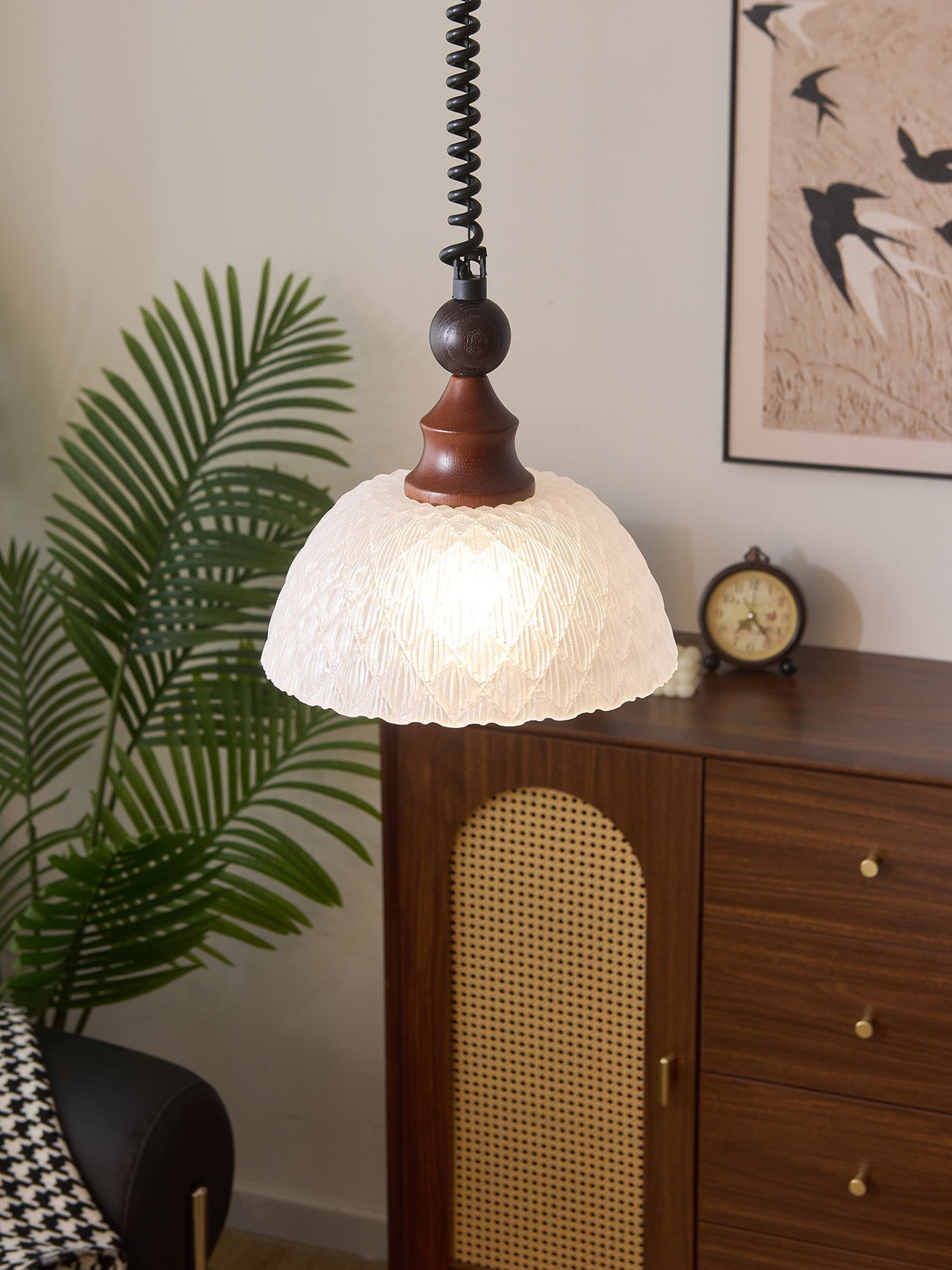 Nydoreth elegant vintage kunstnerisk pendellampe i træ