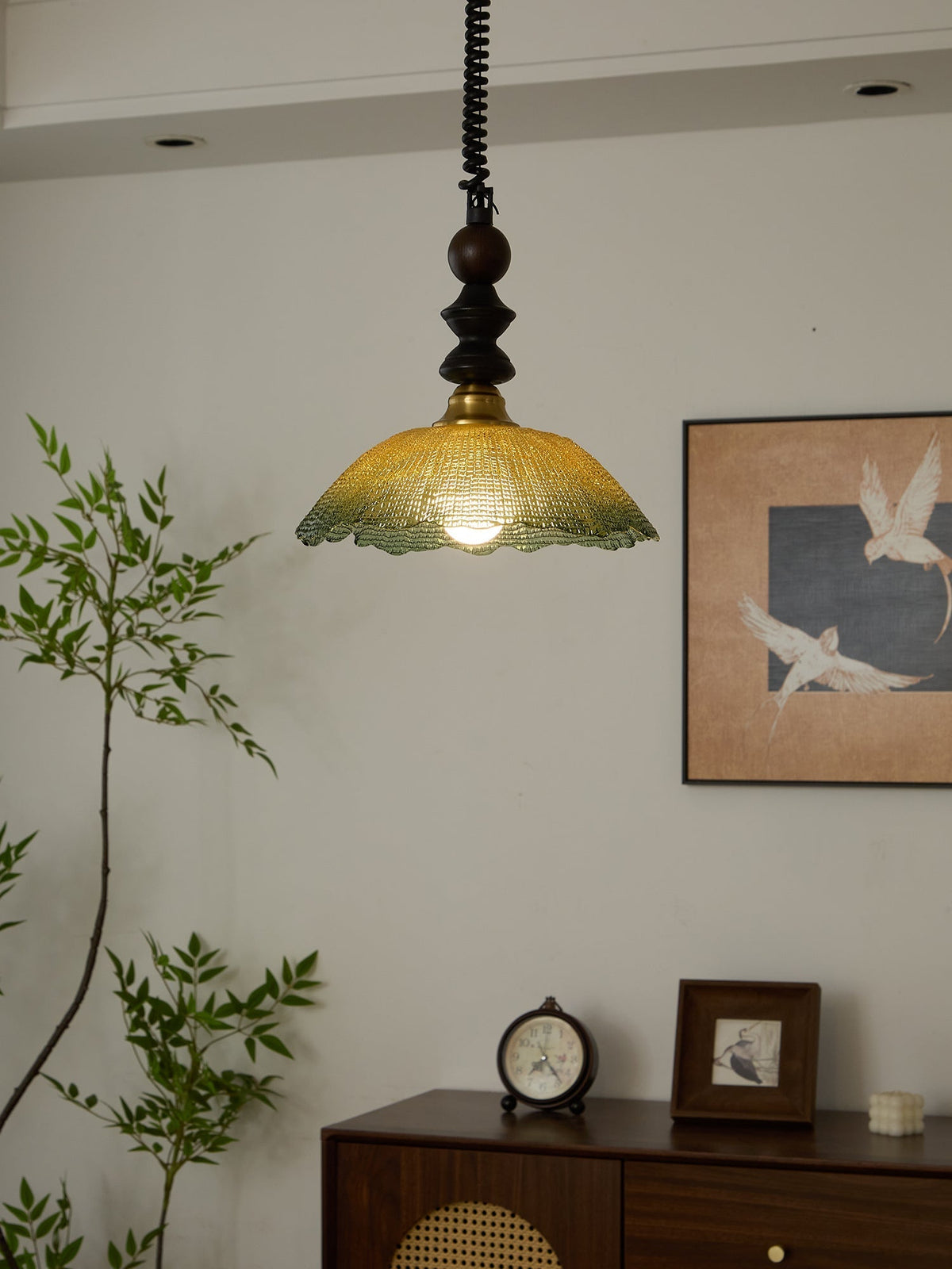 Nydoreth elegant vintage kunstnerisk pendellampe i træ