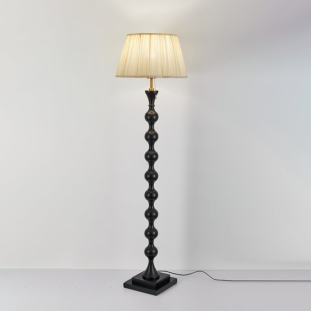 Celon vintage-gulvlampe i træ og stof