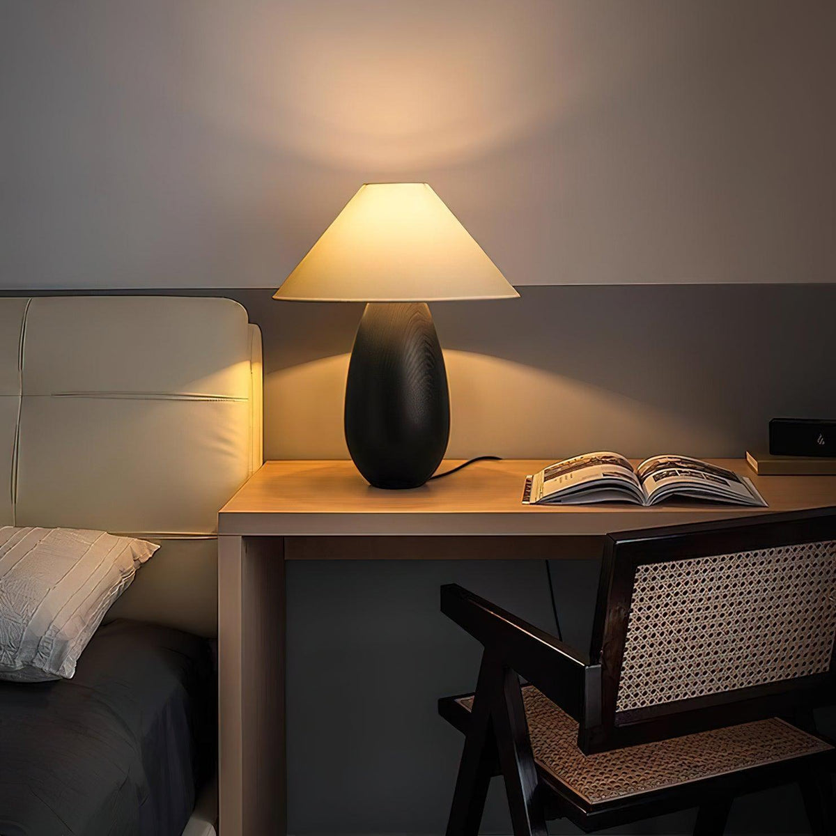 Candeeiro de mesa Orbace em madeira natural
