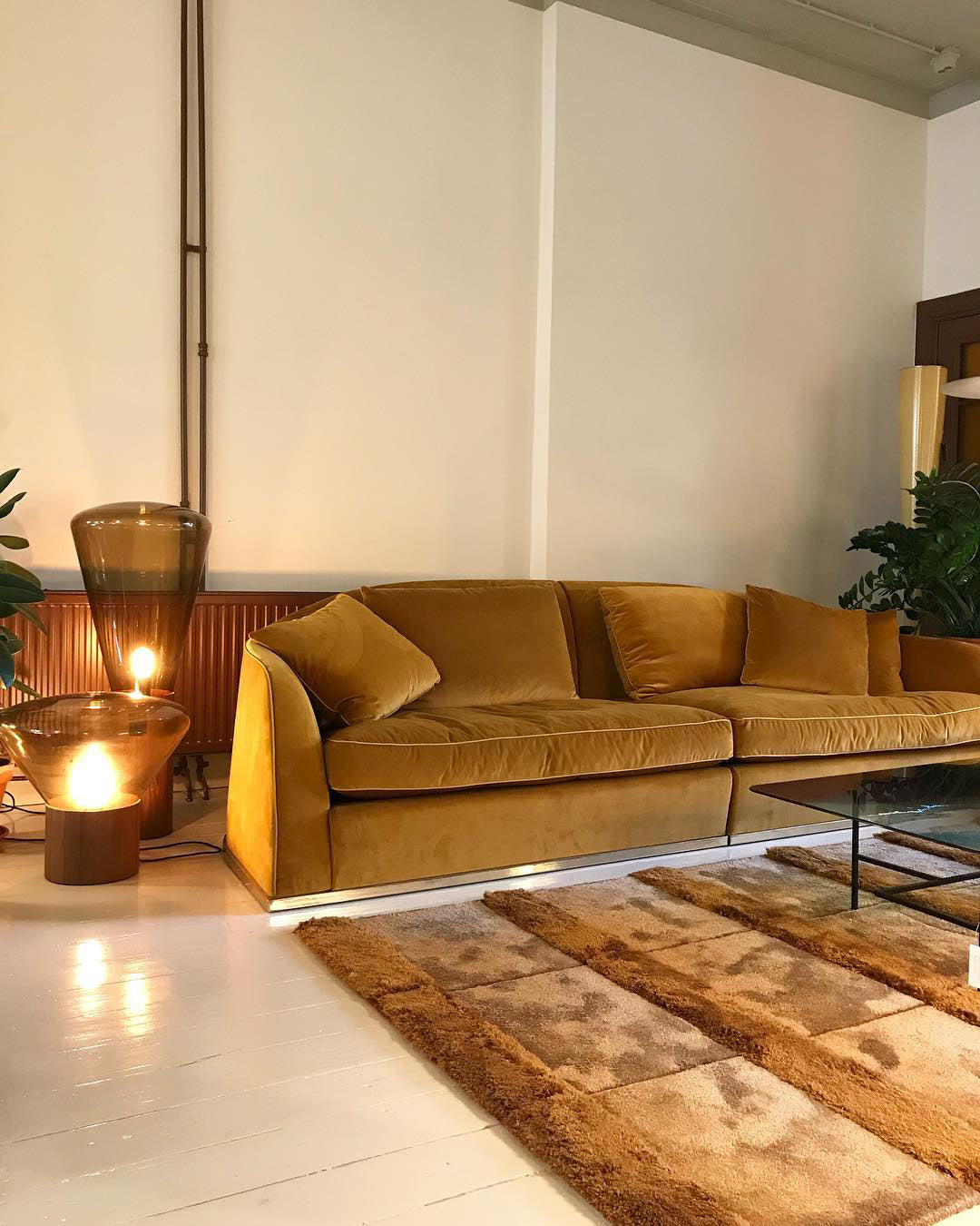 Candeeiro de mesa minimalista em madeira Sylirella