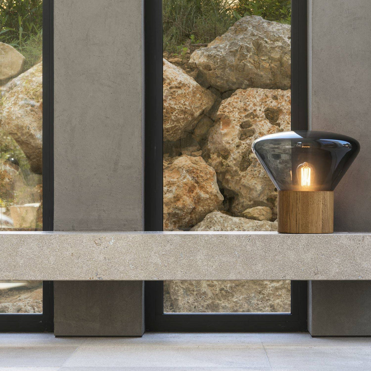 Candeeiro de mesa minimalista em madeira Sylirella