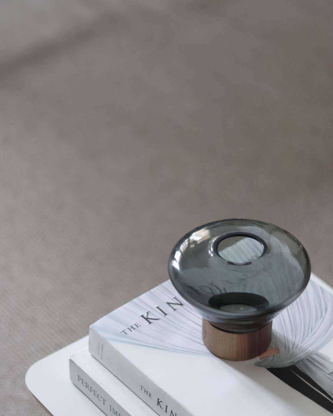 Candeeiro de mesa minimalista em madeira Sylirella