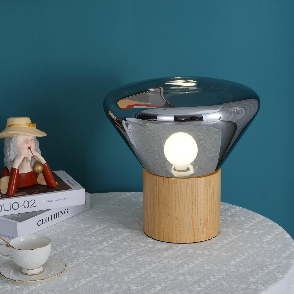 Candeeiro de mesa minimalista em madeira Sylirella