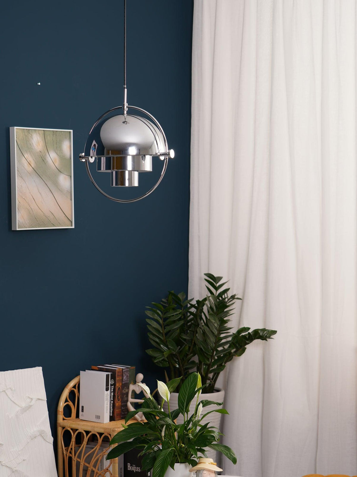 Miruaine pendellampe med deform kugle i guld