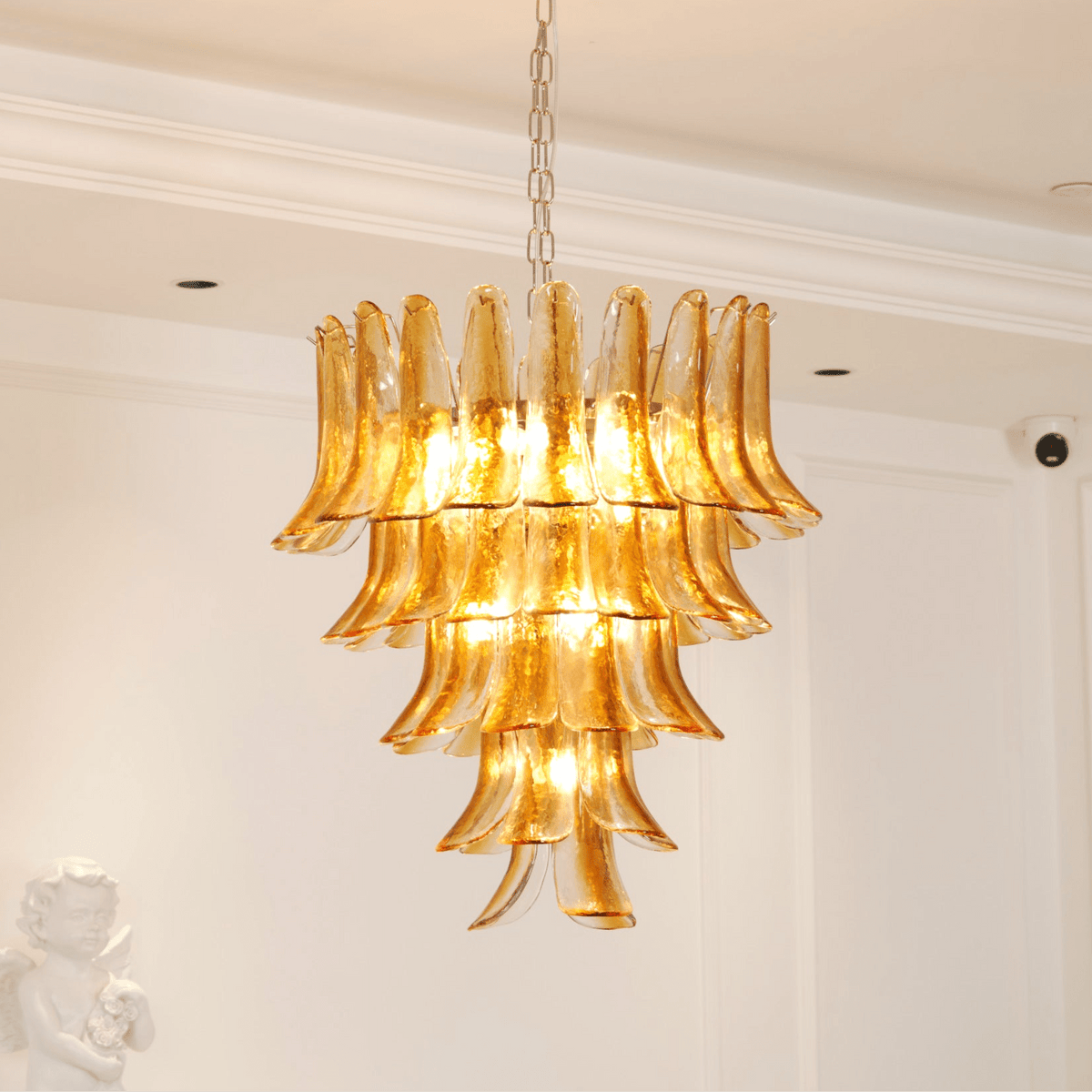 Lustre em vidro Murano âmbar com lírios em camadas, peça central Liorisissa