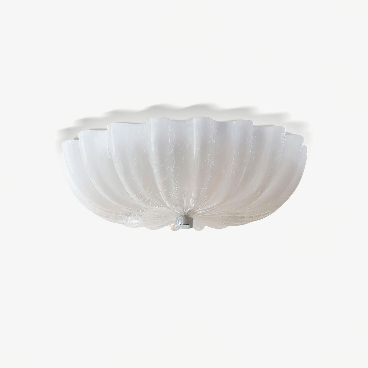 Urelis taklampa i handblåst Murano-glas, inspirerad av snäckskal