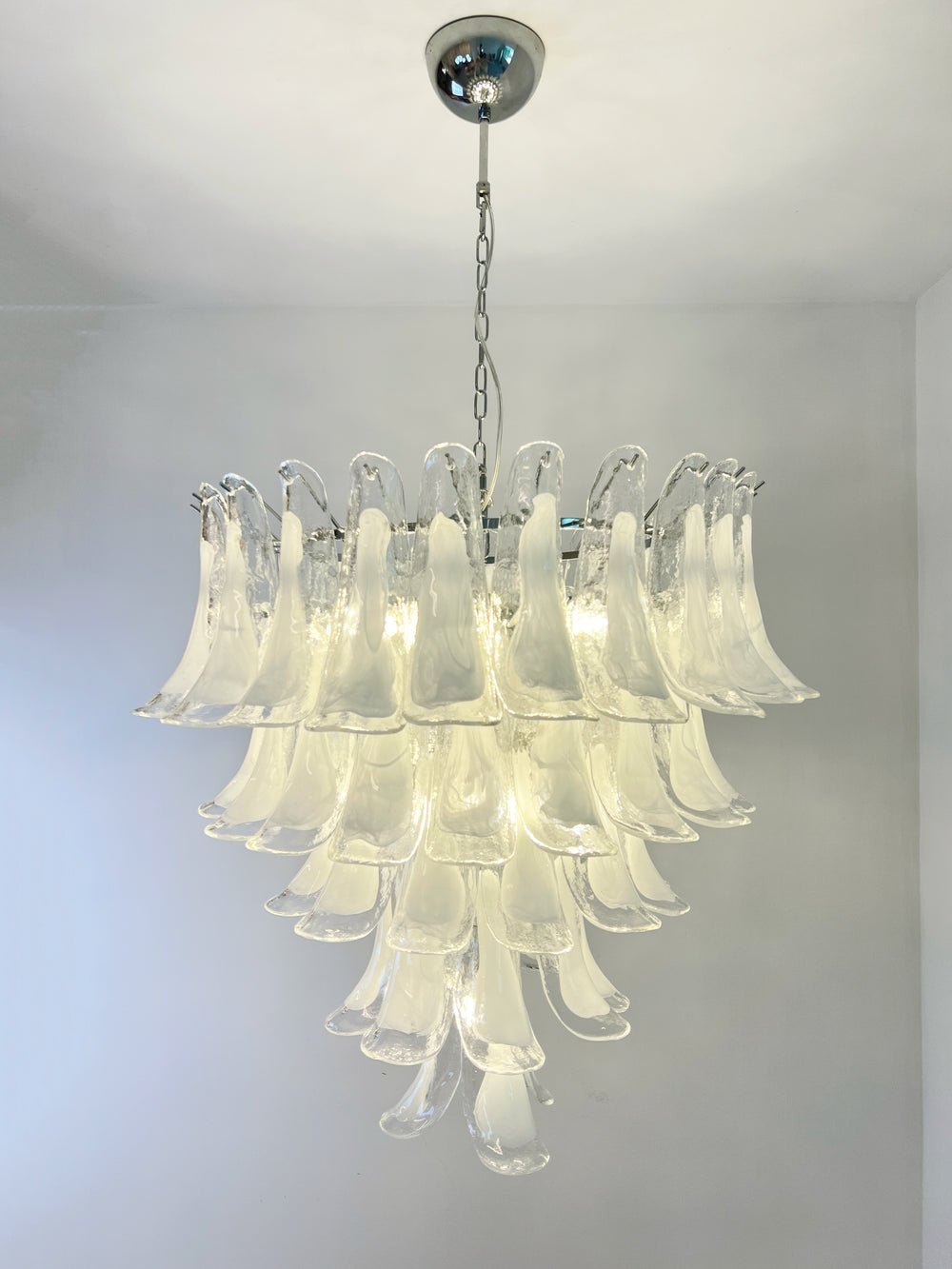 Candeeiro de teto Eiroian em vidro Murano transparente com pétalas vintage