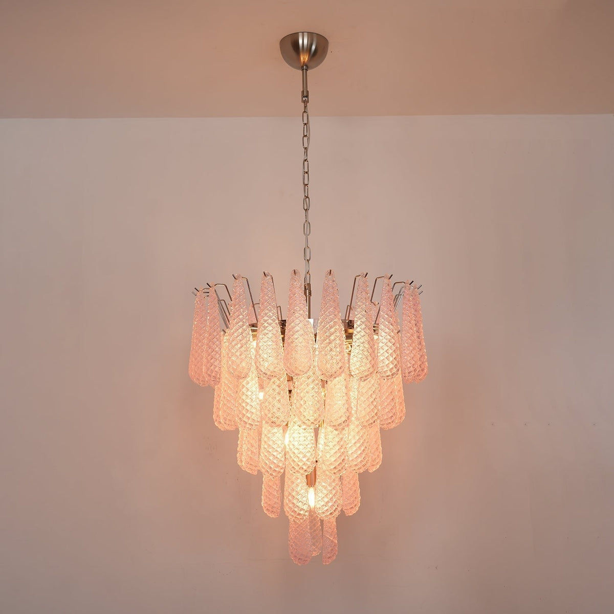 Lustre em vidro Murano rosa com gotas em cascata e padrão de diamantes Veliena