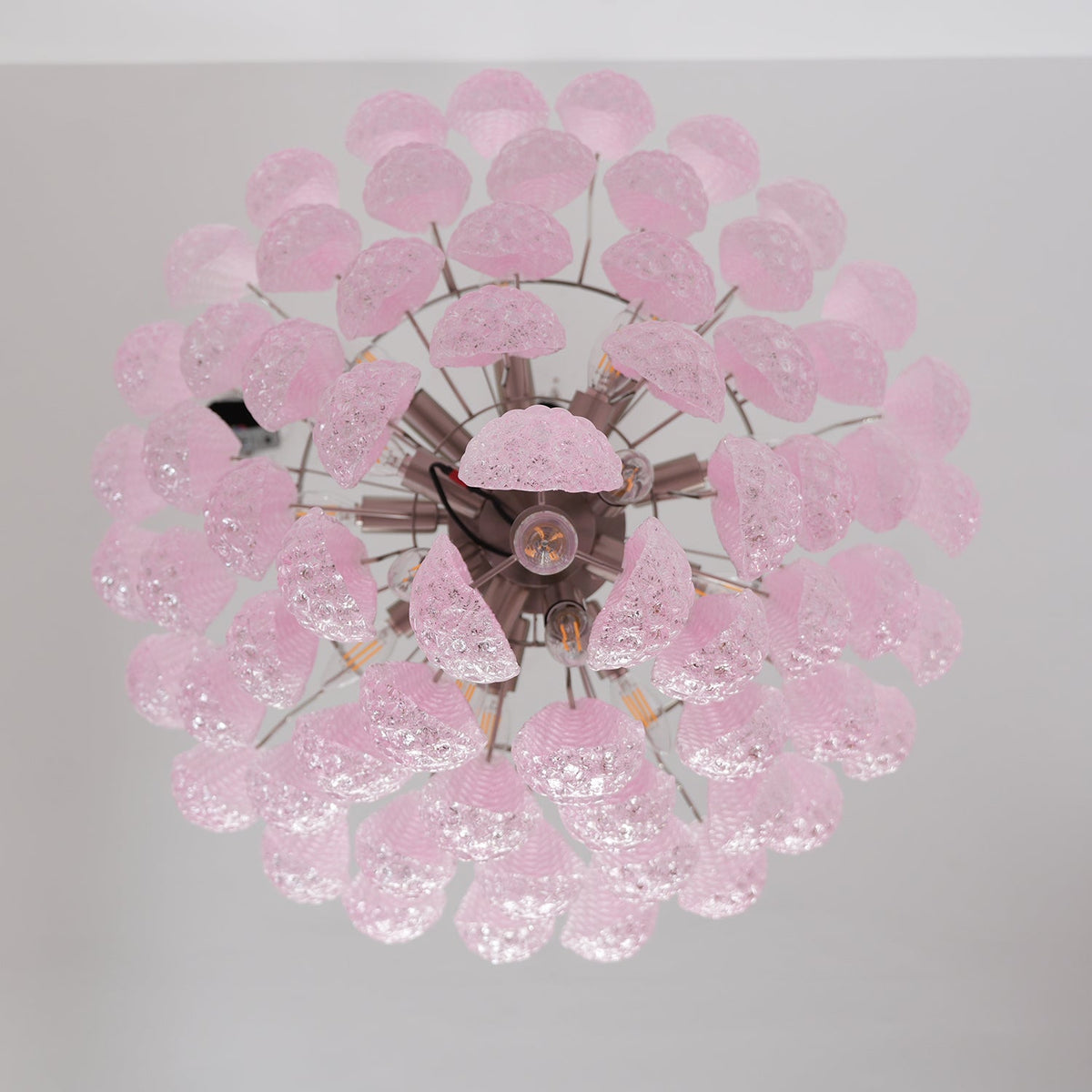 Lustre em vidro Murano rosa com gotas em cascata e padrão de diamantes Veliena