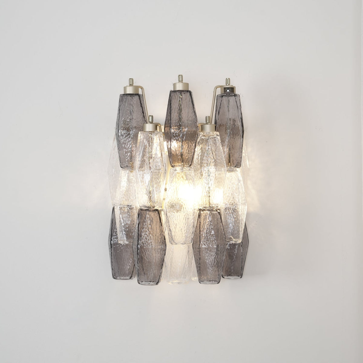 Eiruaria vägglampa rombformat glas i nivåer samtida