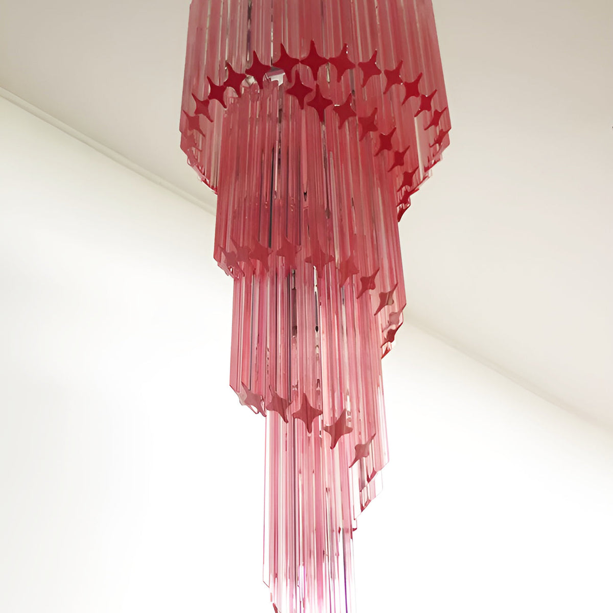 Reninelle-kattokruunu, spiraali, vaaleanpunainen prisma, porrastettu