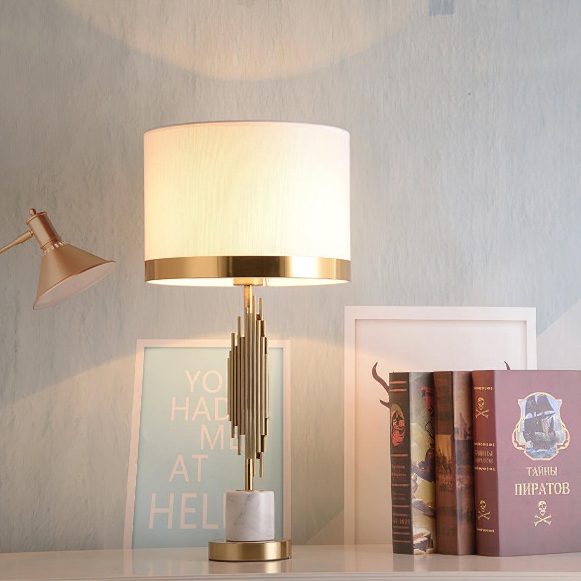 Opus Art Deco-bordlampe i marmor