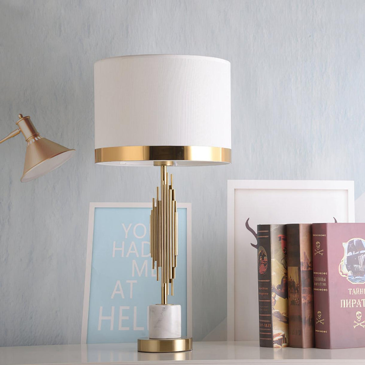 Opus Art Deco-bordlampe i marmor