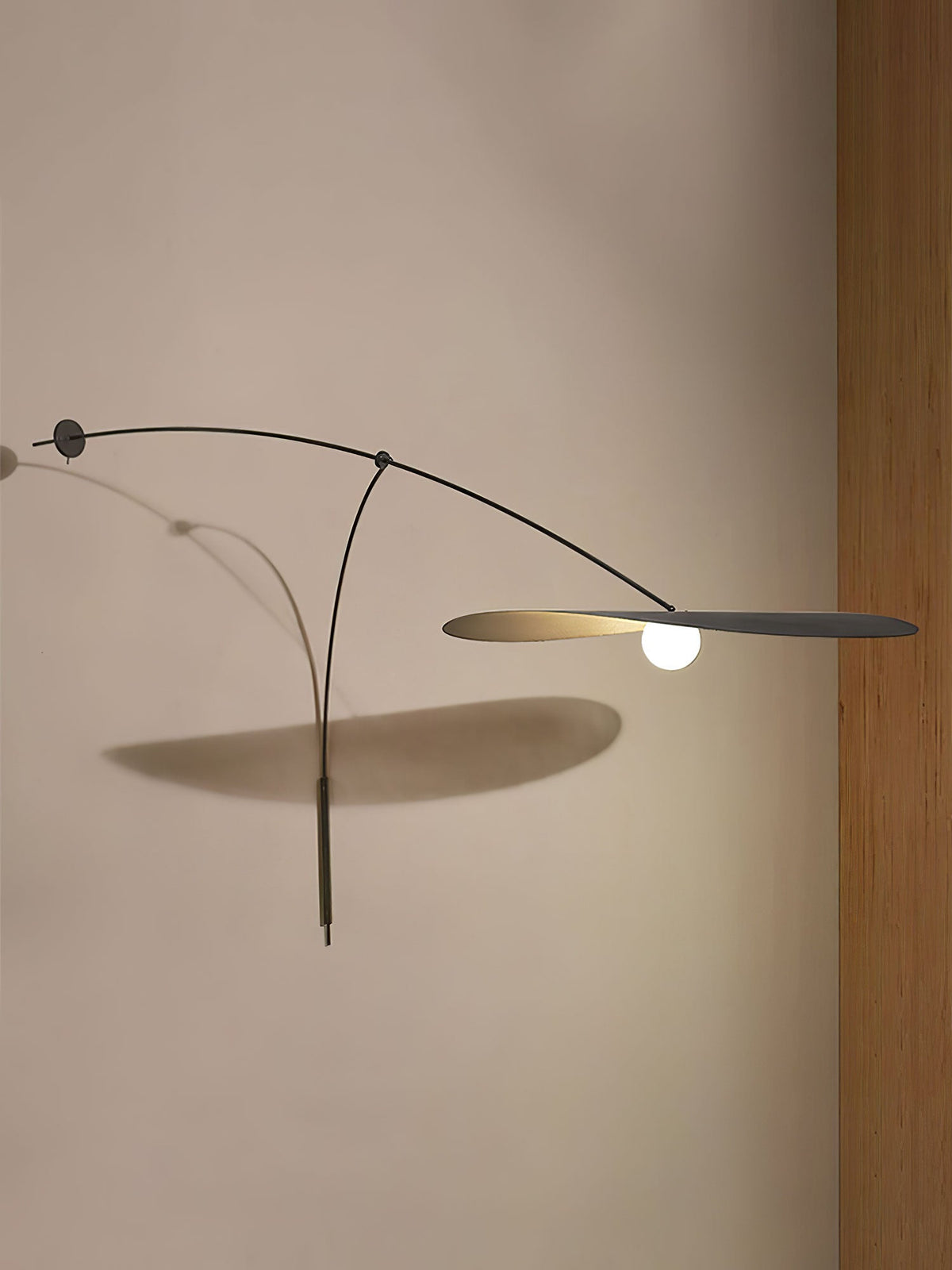Tirove minimalistisk væglampe i glas
