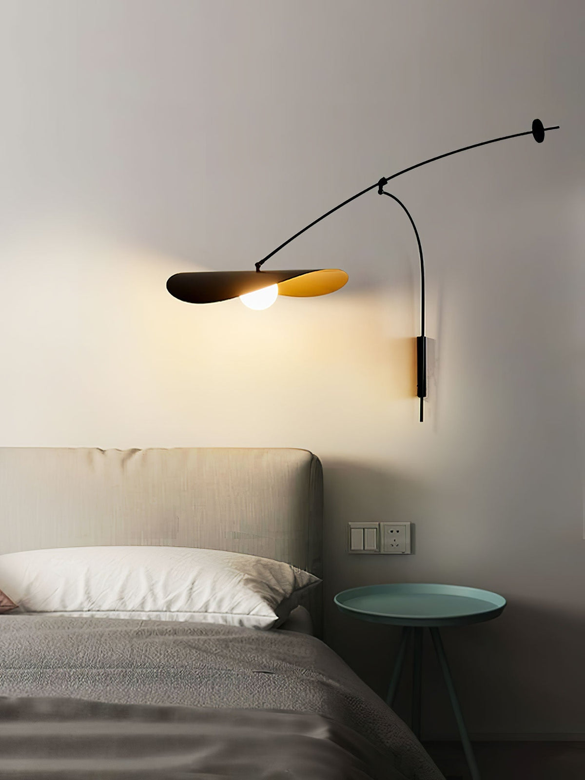 Tirove minimalistisk væglampe i glas