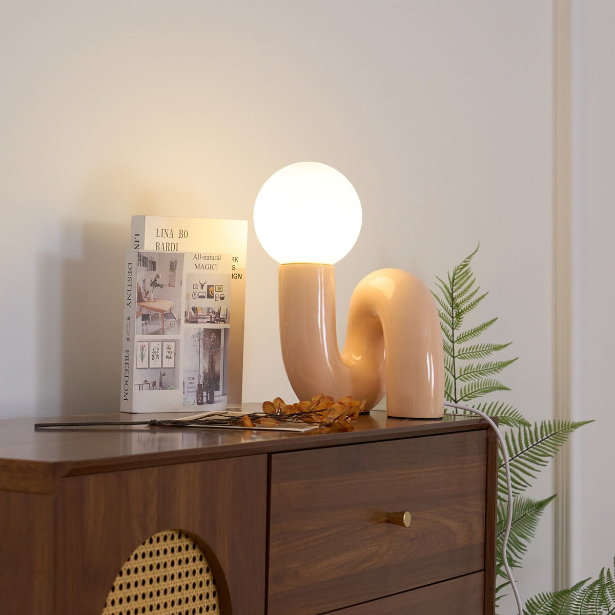 Soreeon lampa lekfull N-form helt vit