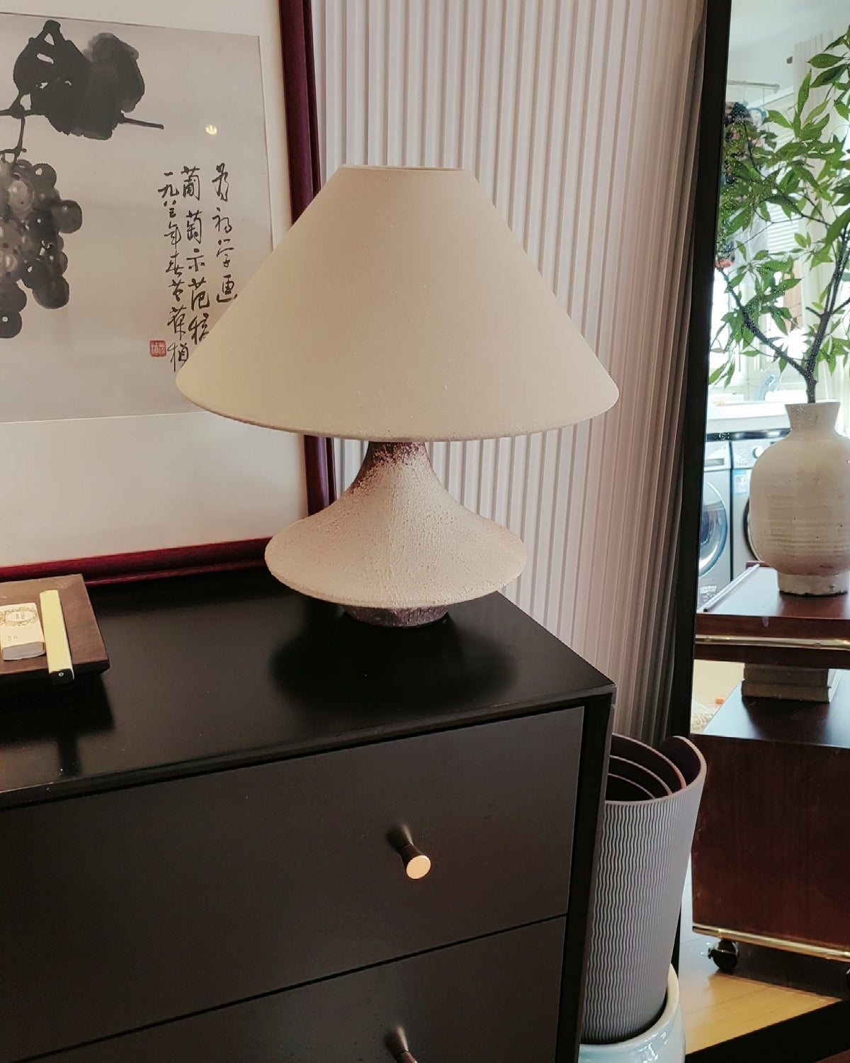 Navoer kunstnerisk bordlampe i stof