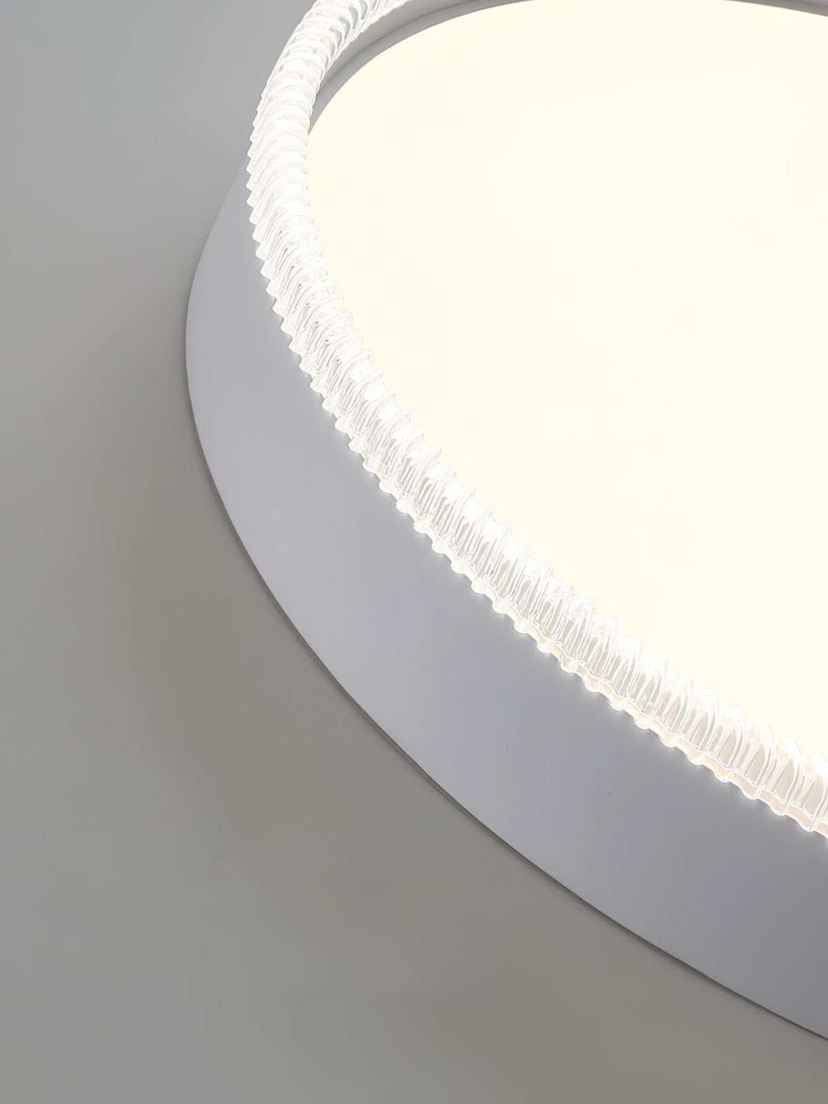 Velorise loftlampe i minimalistisk hvid