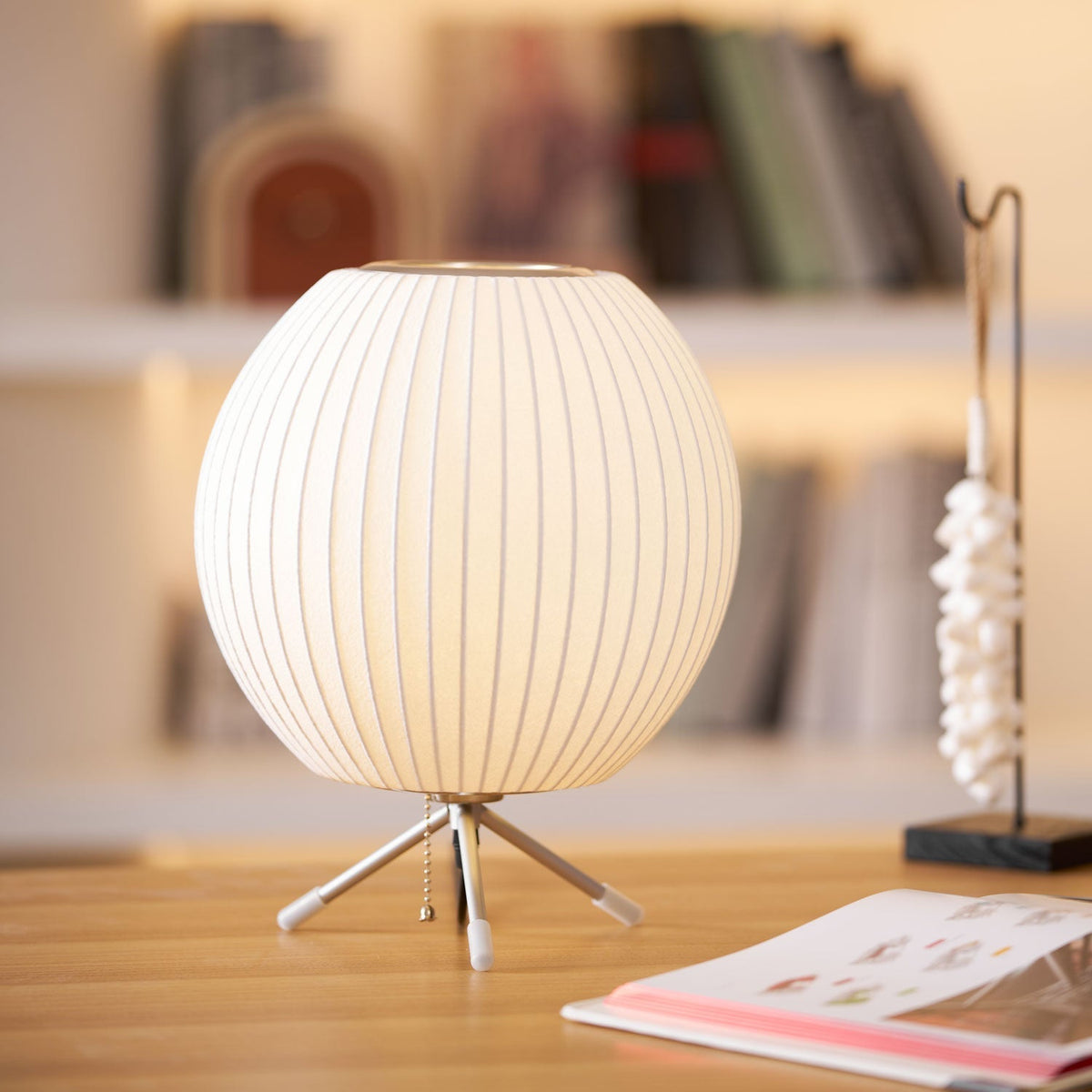 Candeeiro de mesa minimalista Rostix em aço