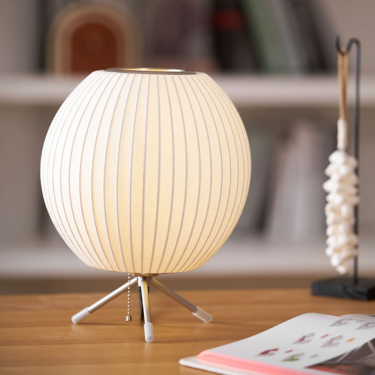 Candeeiro de mesa minimalista Rostix em aço