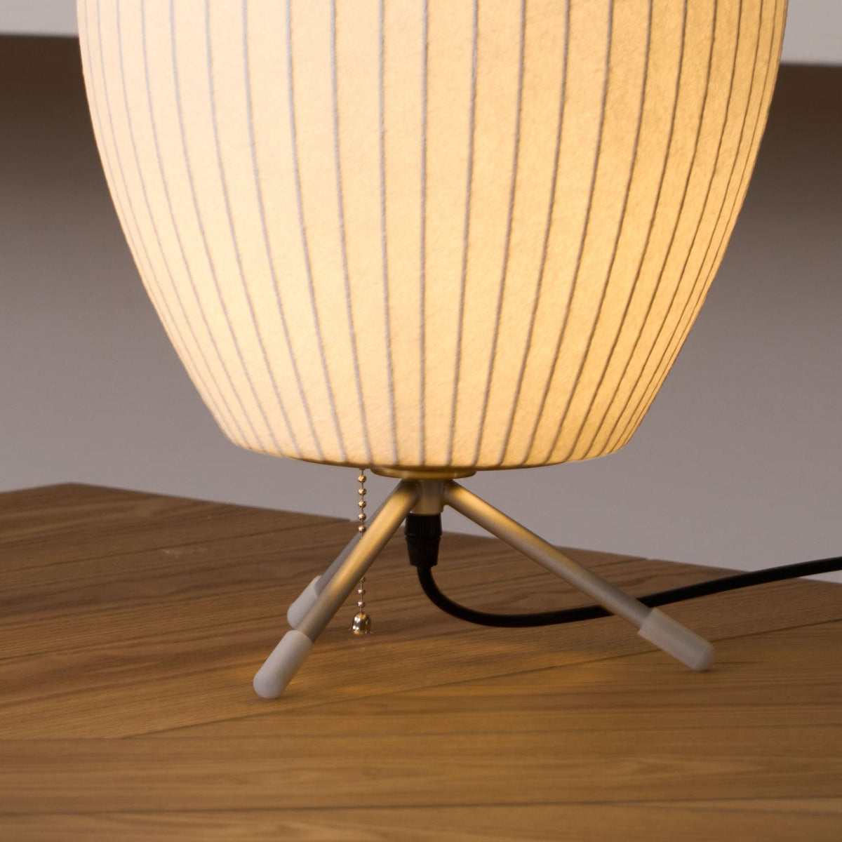 Candeeiro de mesa minimalista Rostix em aço