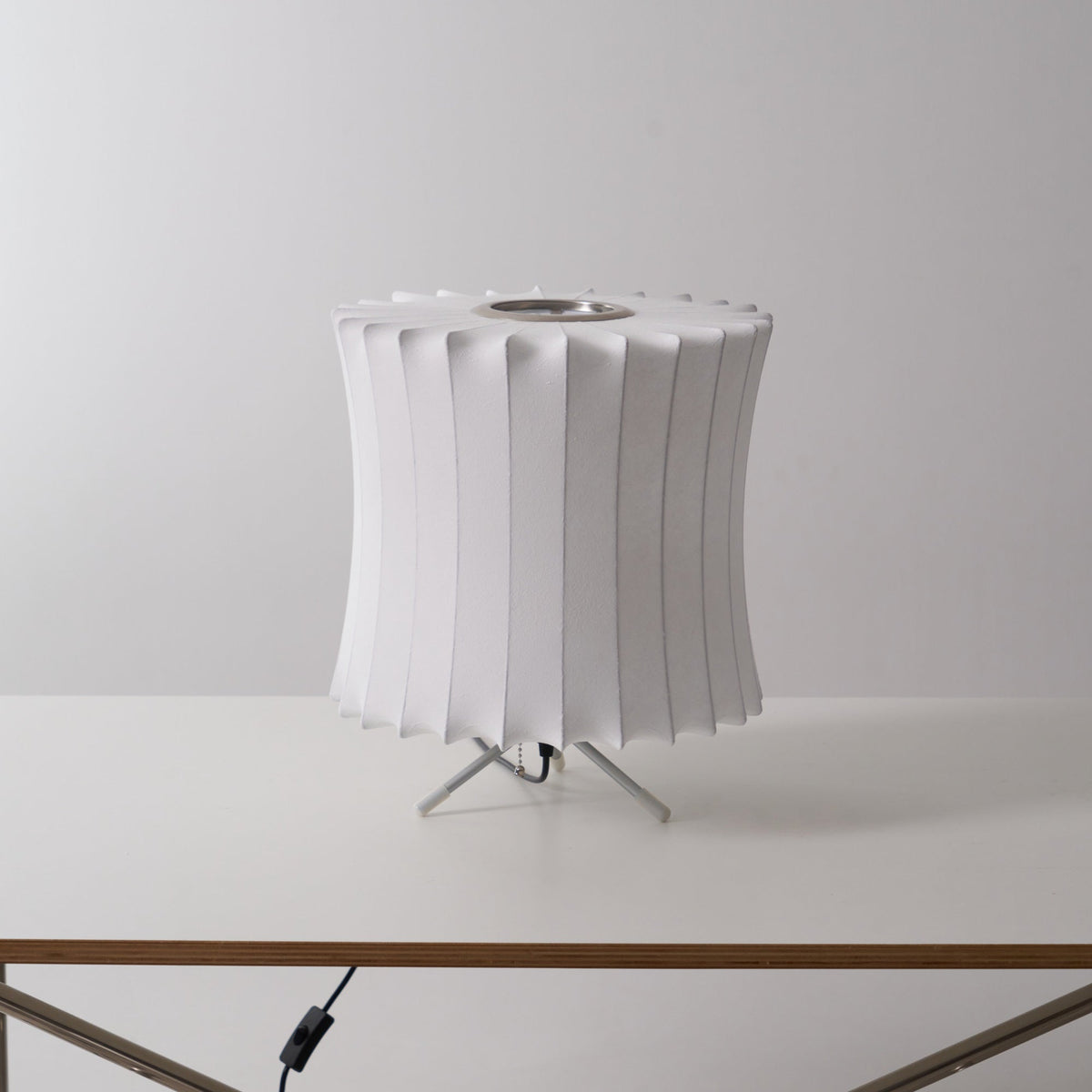 Candeeiro de mesa minimalista Rostix em aço
