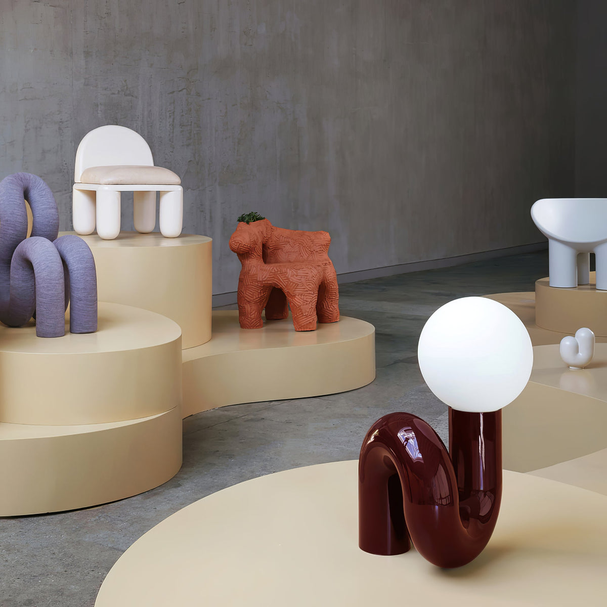 Soreeon lampa lekfull N-form helt vit