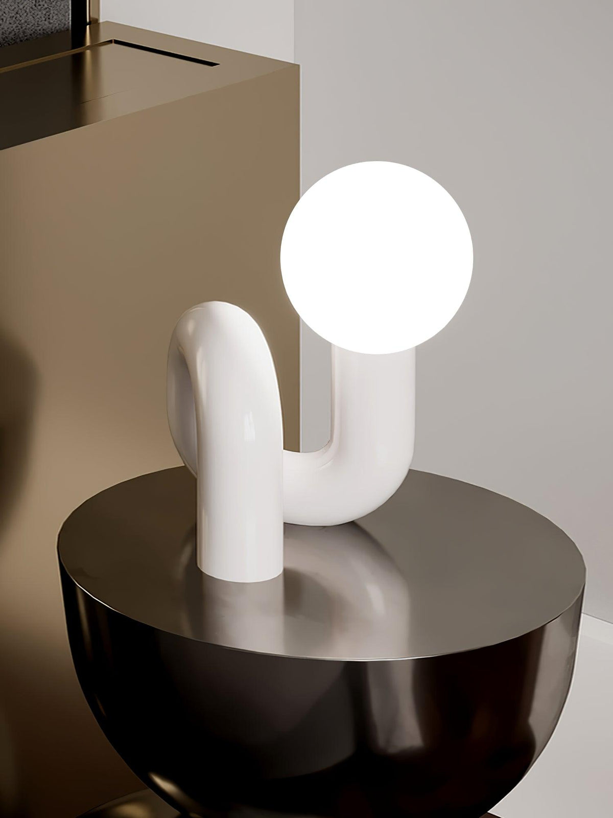 Soreeon lampa lekfull N-form helt vit