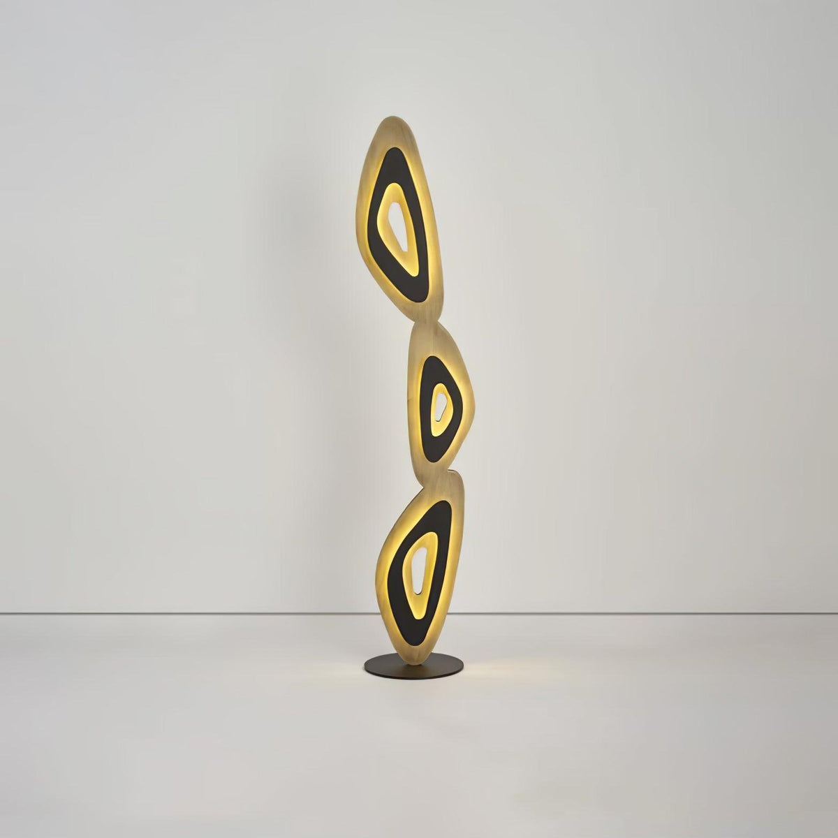 Isoloril Art Deco -lattiavalaisin