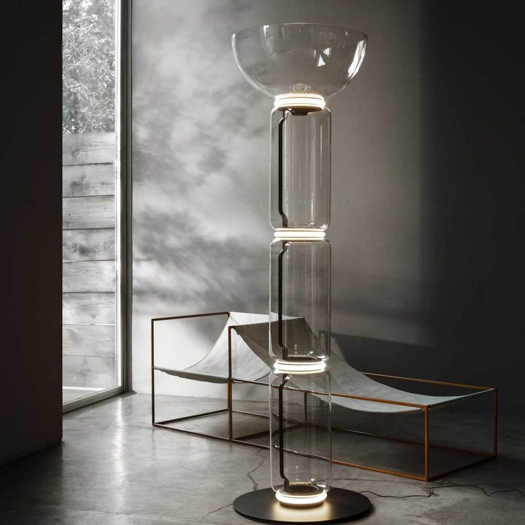 Cyrilys golvlampa i bambu och glas