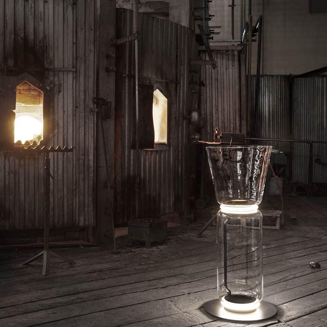 Cyrilys golvlampa i bambu och glas