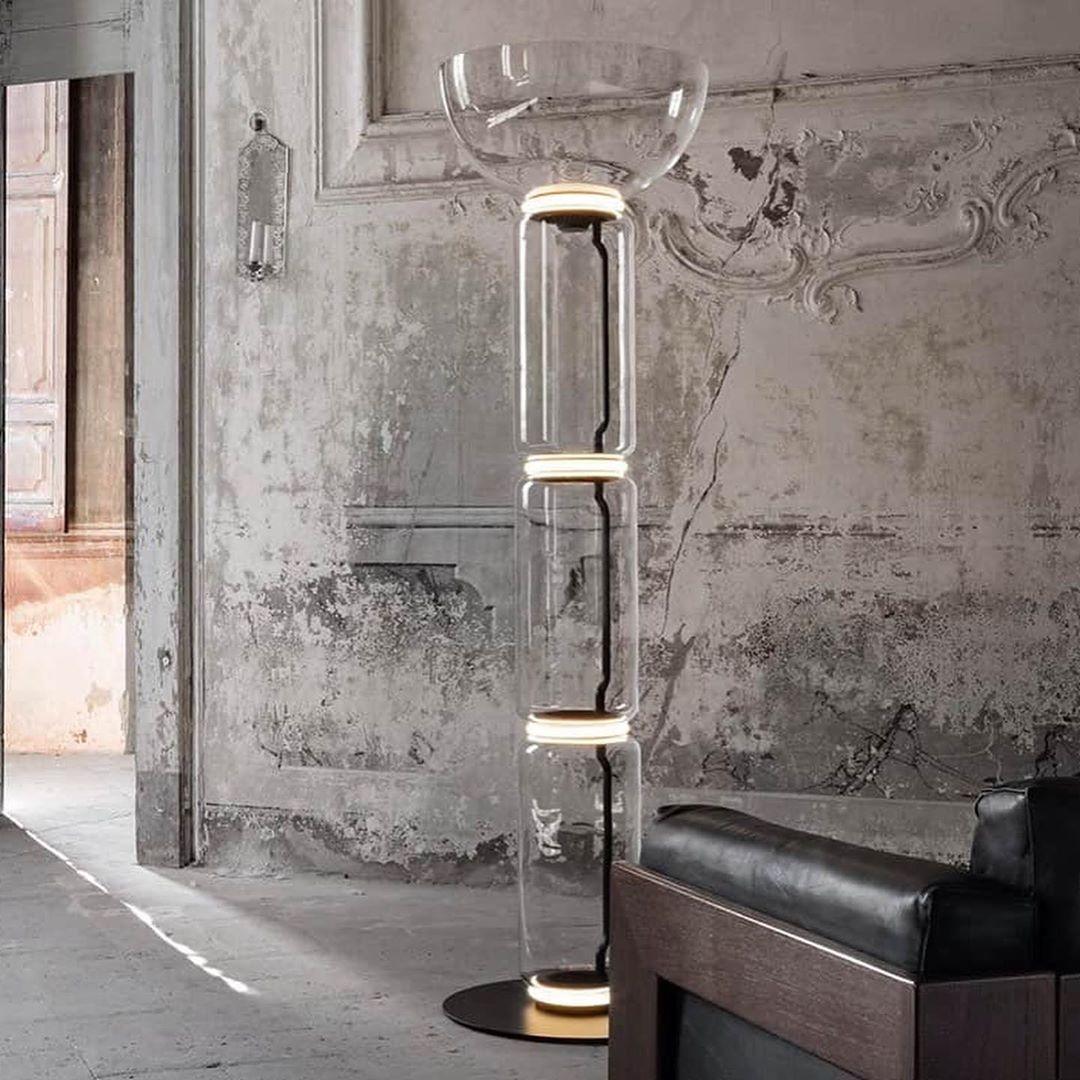 Cyrilys golvlampa i bambu och glas