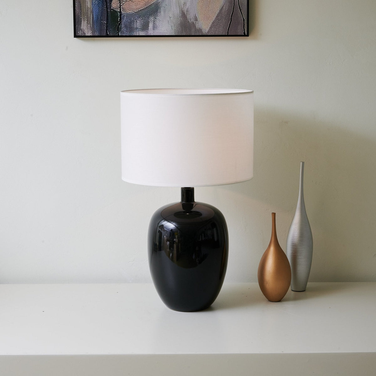 Derek moderne bordlampe i keramik