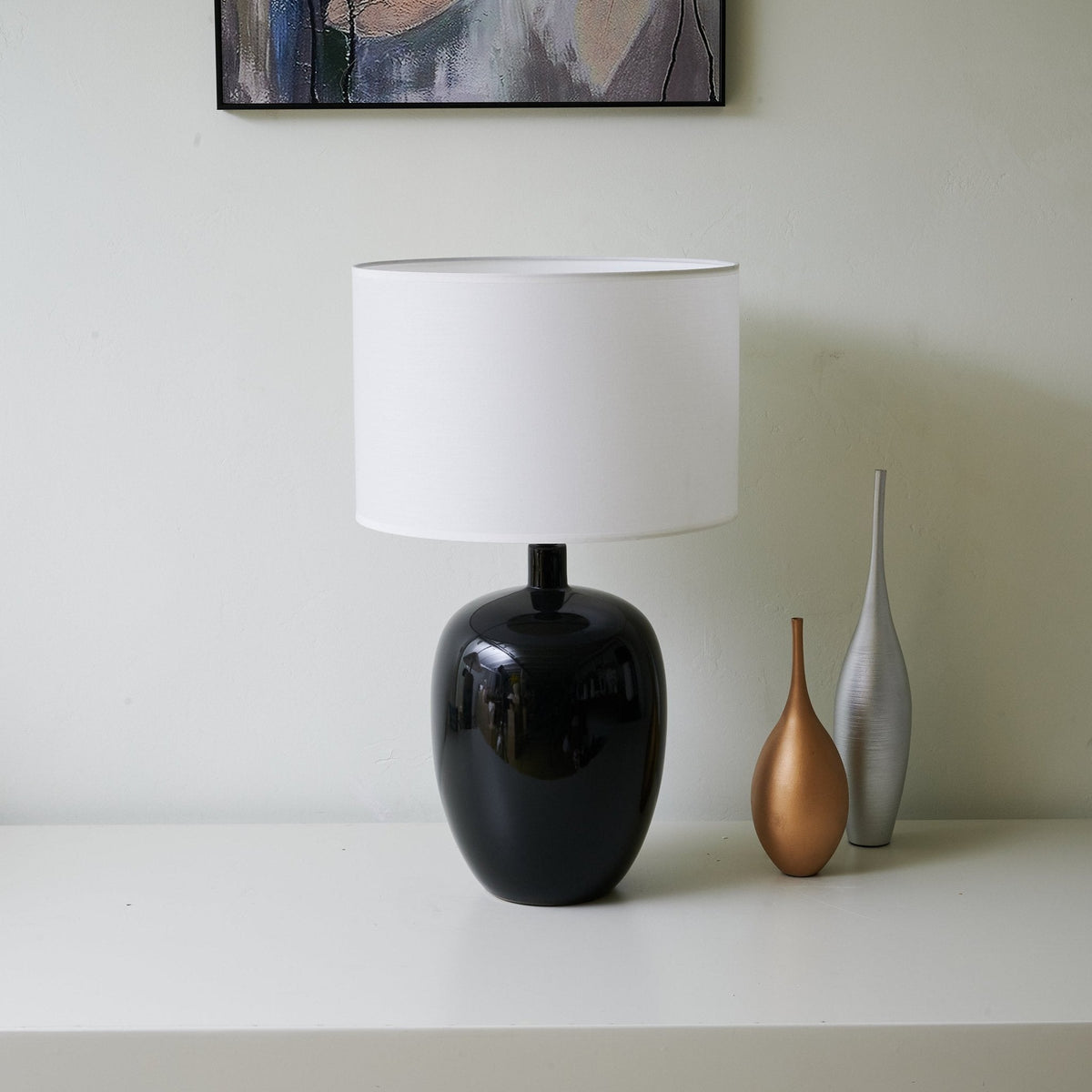 Derek moderne bordlampe i keramik