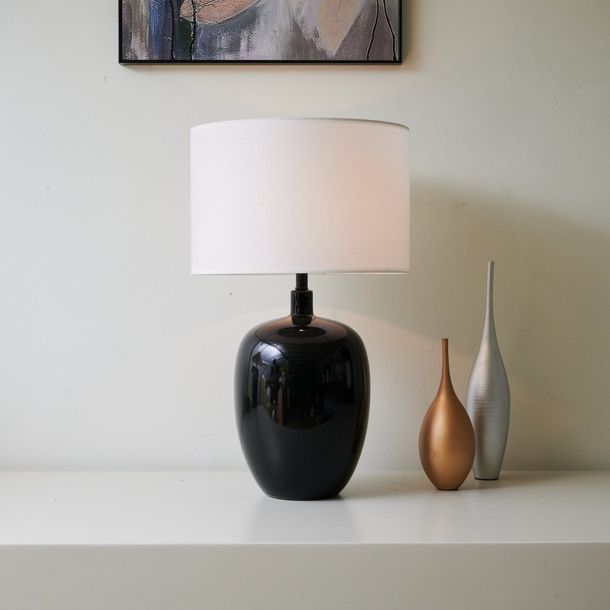 Derek moderne bordlampe i keramik