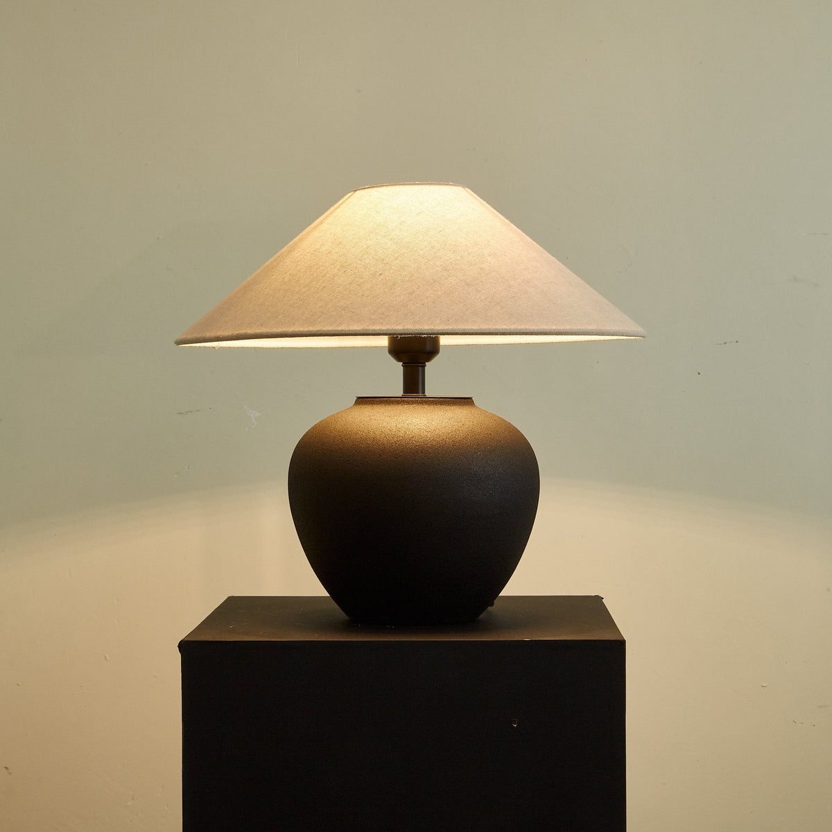 Renenella klassisk bordslampa i keramik