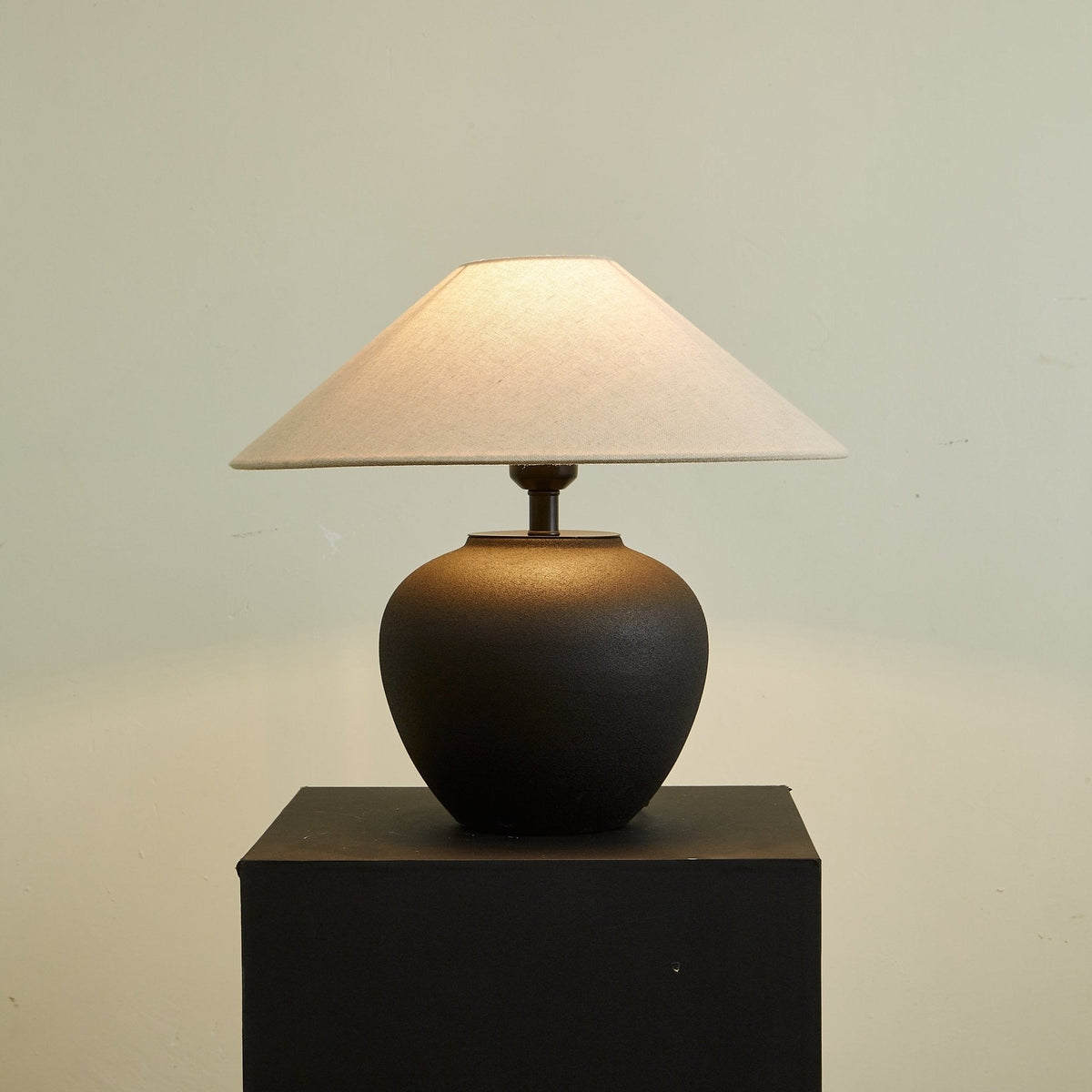 Renenella klassisk bordslampa i keramik