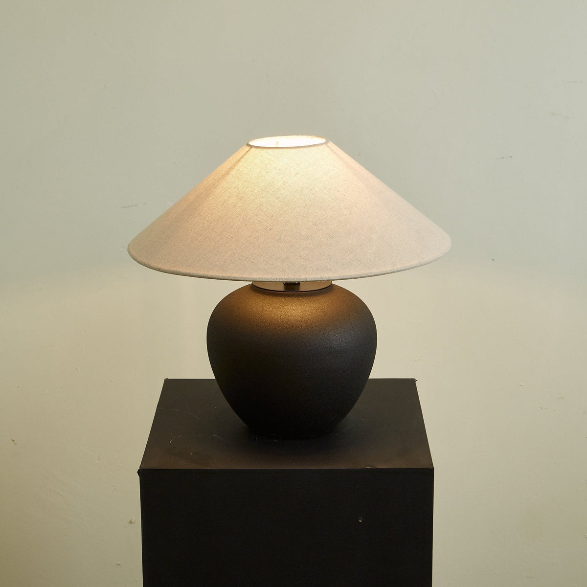 Renenella klassisk bordslampa i keramik