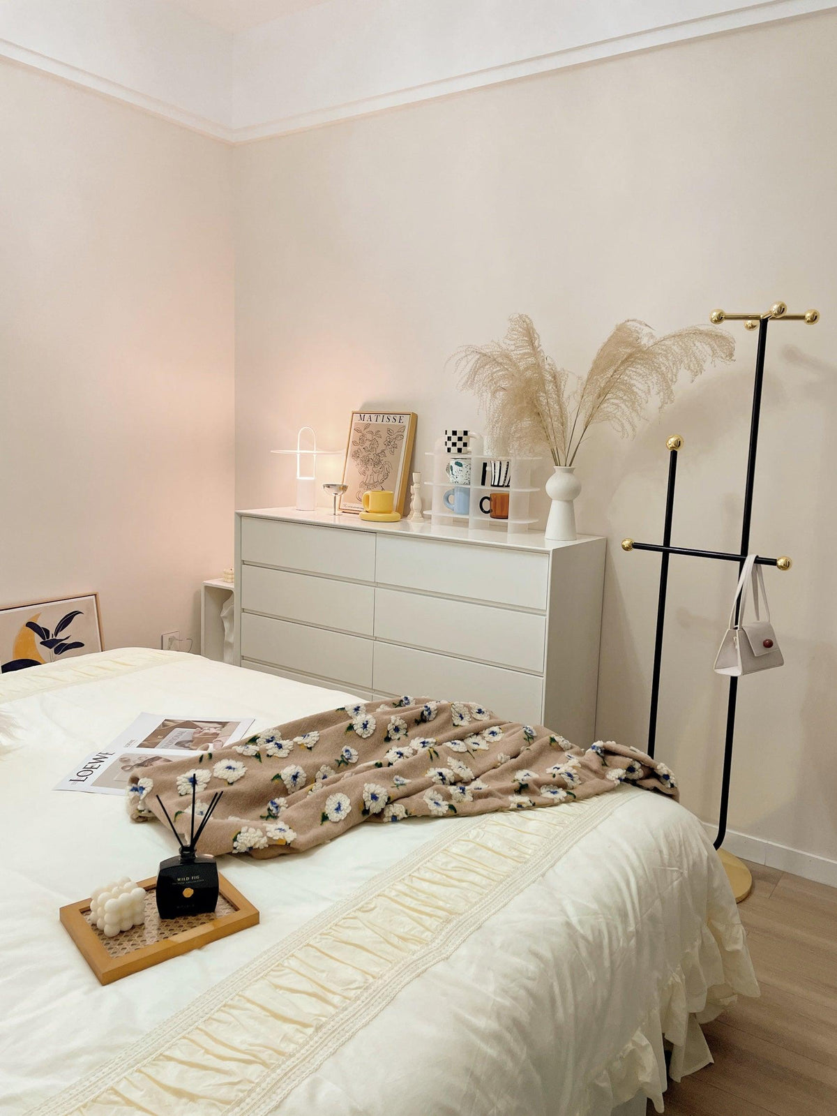 Hattie moderne bordlampe