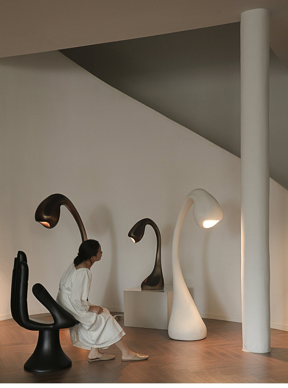 Umer Grande skulptural golvlampa