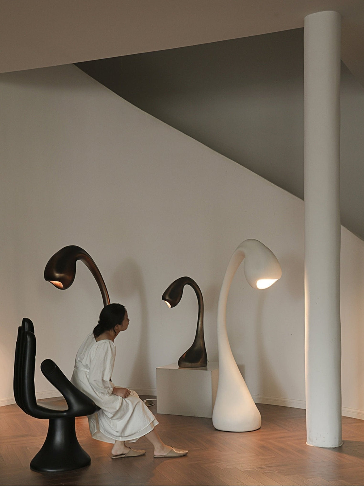 Umer Grande skulptural golvlampa