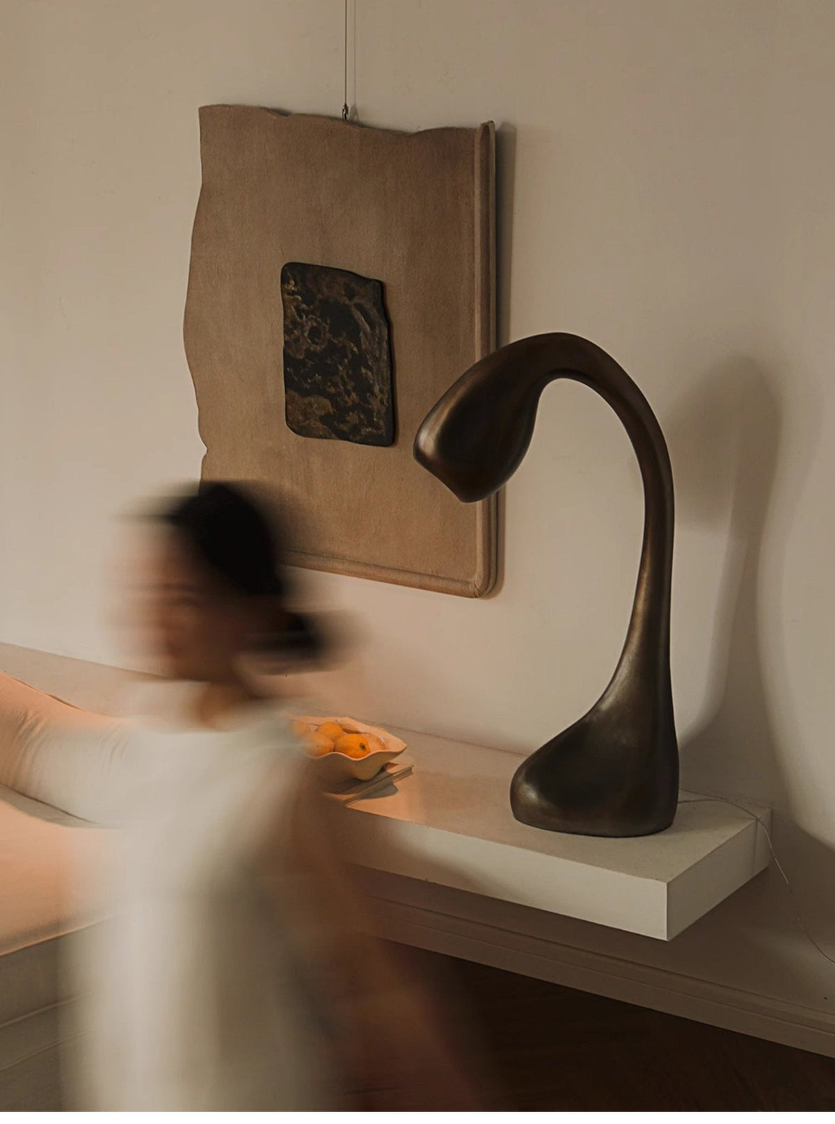 Kyns skulpturelle bordlampe