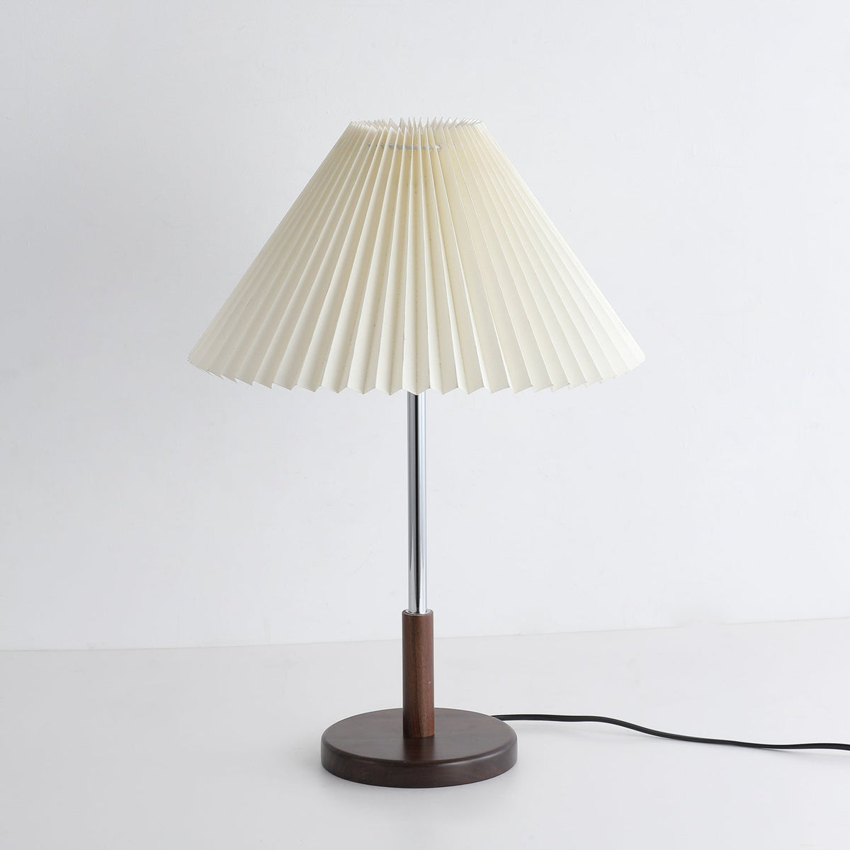 Syliriella moderne bordlampe i træ