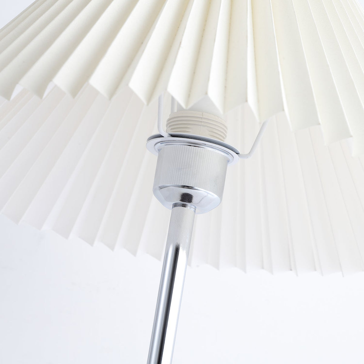 Syliriella moderne bordlampe i træ
