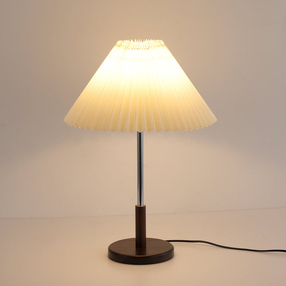 Syliriella moderne bordlampe i træ