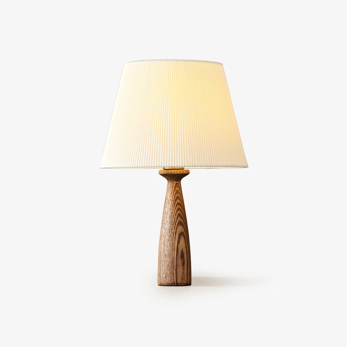 Soma bordlampe Nora i træ